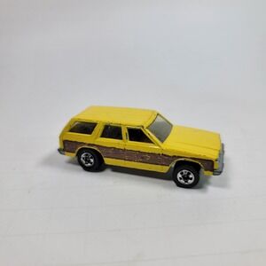 Hot Wheels Aries‎ Wagon Yellow Woodie 1981 Diecast Car Toy Vehicle Collectible